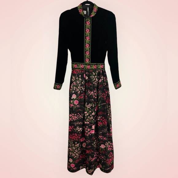 70s RK ORIGINALS true vintage BLACK velvet floral MAXI DRESS belt MEDIUM roses - Picture 1 of 12
